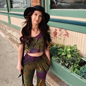 Meet your Posher, Emilee